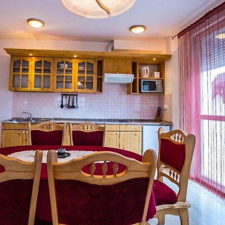 Kis-Gast Panorama Apartman Хайдусобосло Экстерьер фото