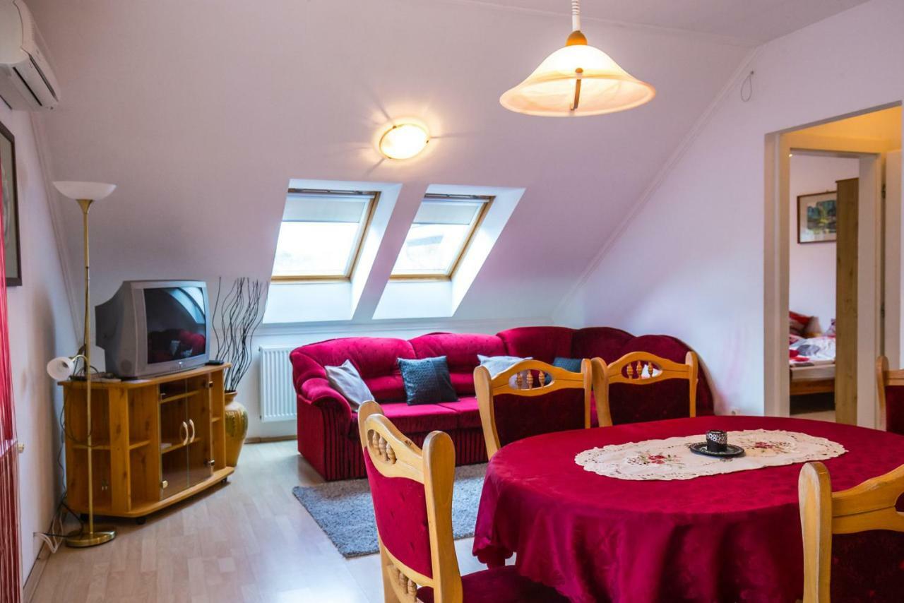 Kis-Gast Panorama Apartman Хайдусобосло Экстерьер фото