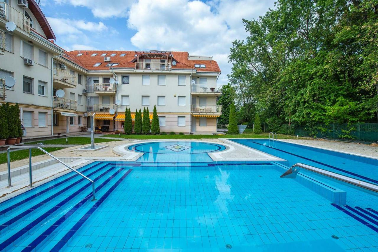 Kis-Gast Panorama Apartman Хайдусобосло Экстерьер фото