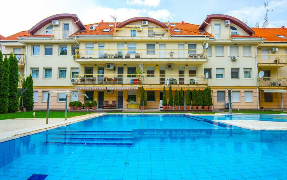 Kis-Gast Panorama Apartman Хайдусобосло Экстерьер фото